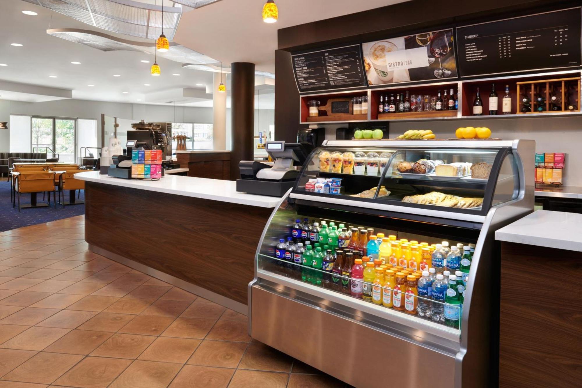 Courtyard By Marriott Ottawa East Hotel Exterior photo