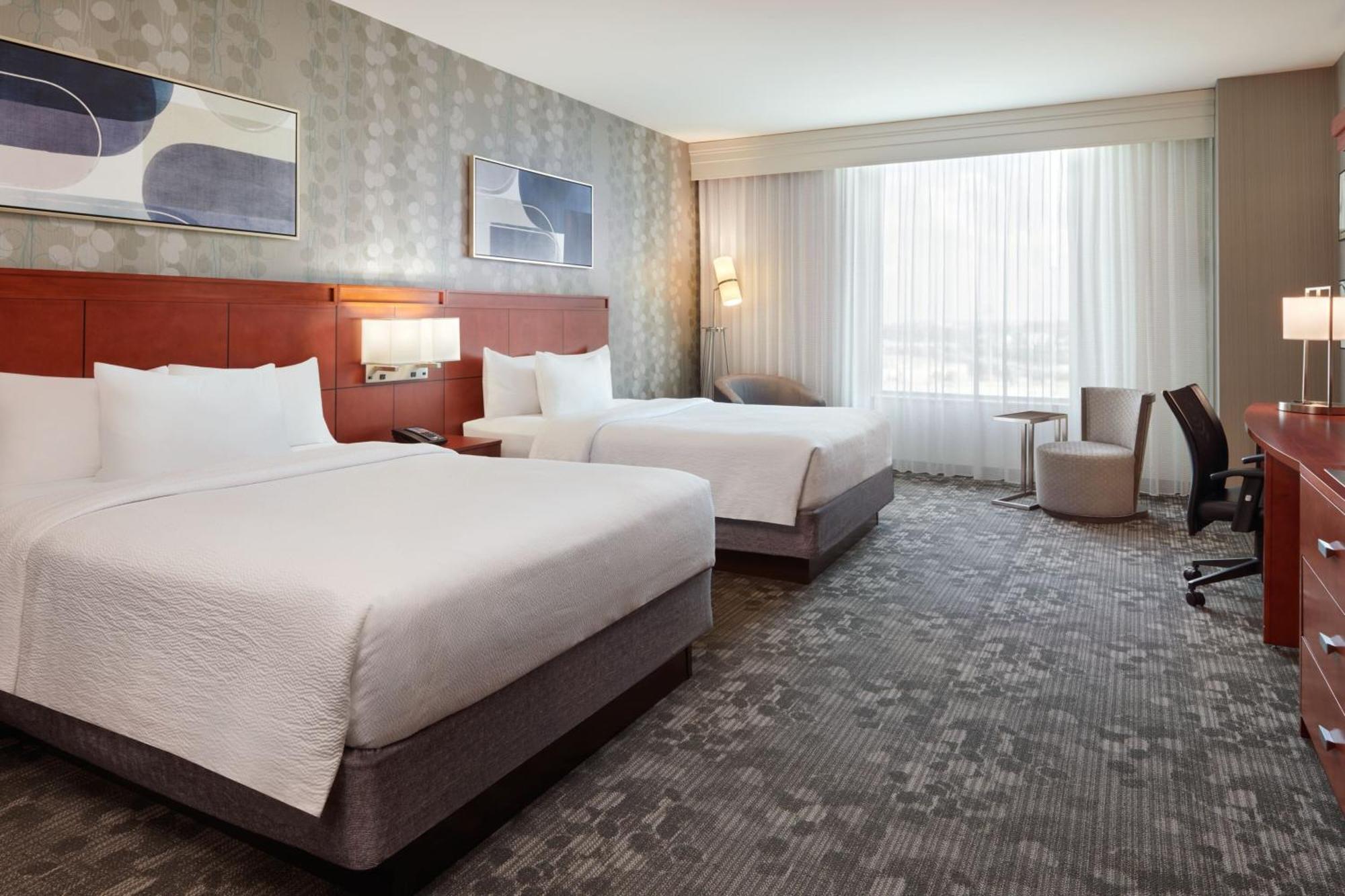 Courtyard By Marriott Ottawa East Hotel Exterior photo
