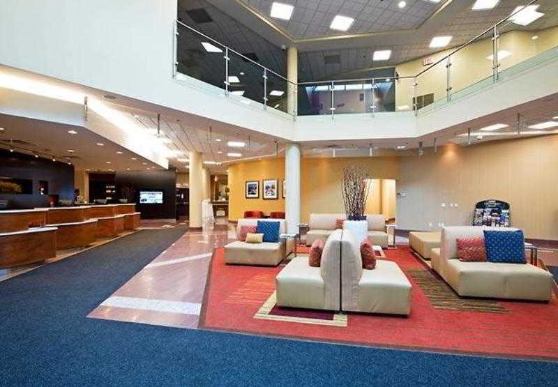Courtyard By Marriott Ottawa East Hotel Exterior photo