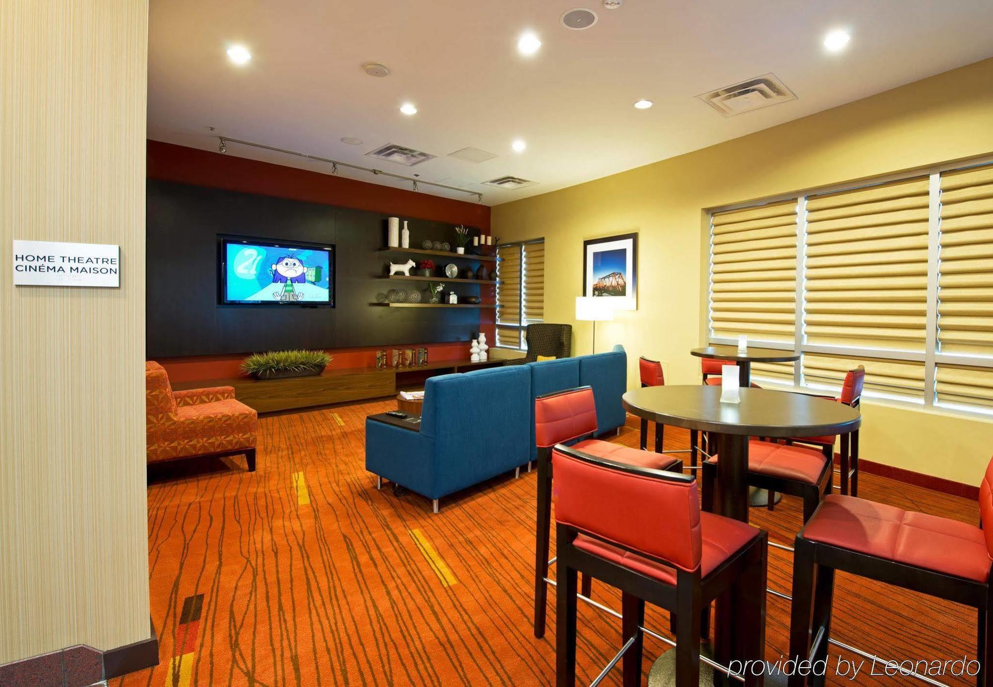 Courtyard By Marriott Ottawa East Hotel Exterior photo